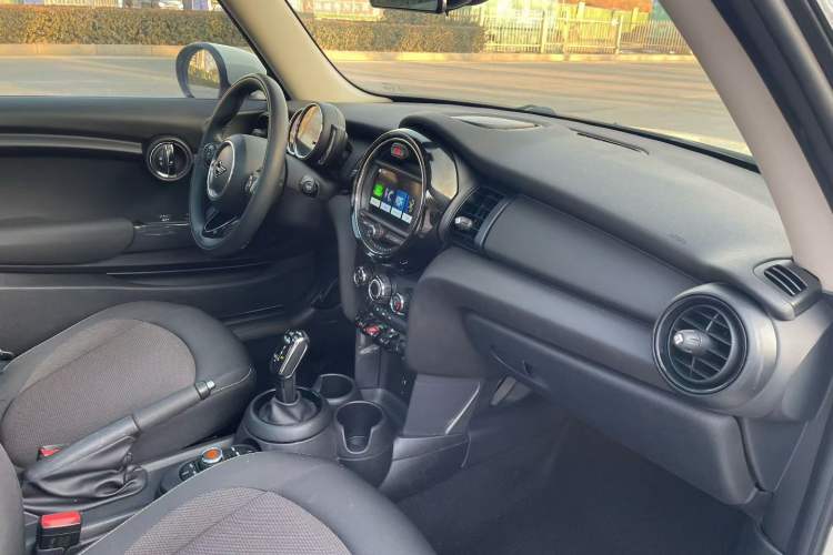 Used  MINI 2021 1.5T ONE
