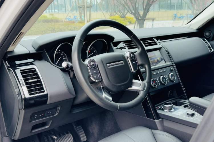 Used Land Rover Discovery 2018 3.0 SC V6 SE