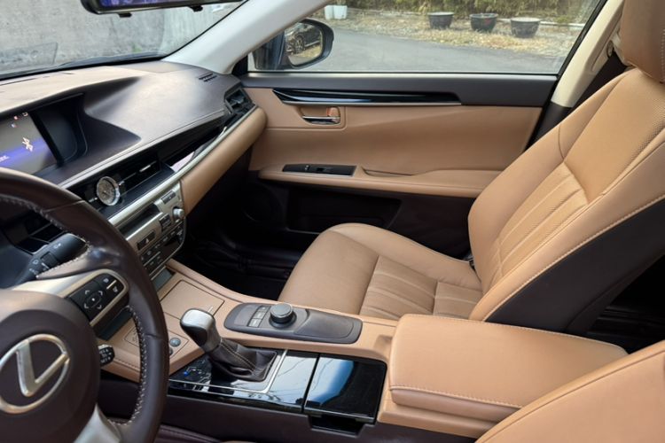 Used Lexus ES 2016 200 Midnight Special Limited Edition
