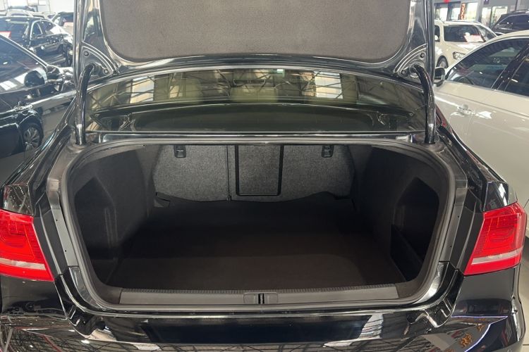 Used Volkswagen Magotan 2015 Facelift 1.8TSI Luxury Model
