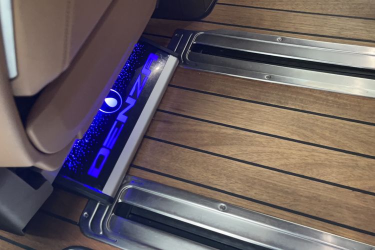 Used Denza D9 2022 DM-i 970 Four-Wheel Drive Flagship Model