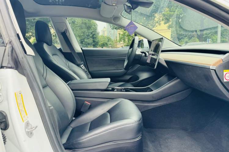 Used Tesla Model 3 2019 Long-Range Rear-Wheel-Drive Version
