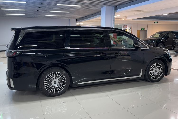 Used VOYAH Dream 2025 PHEV Four-Wheel-Drive Flagship Kunpeng Edition
