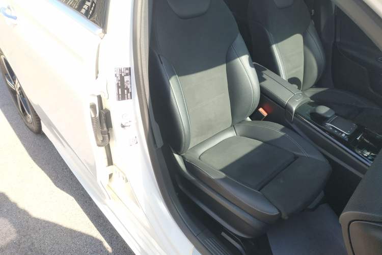 Used Mercedes-Benz A-Class 2022 Revised Version A 200 L Sport Sedan Fashionable Style