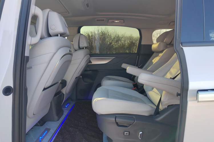 Used Buick GL8 2025 Lu Zun Smart Enjoyment Edition
