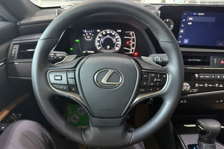 Used Lexus ES 2022 300h Excellence Edition
