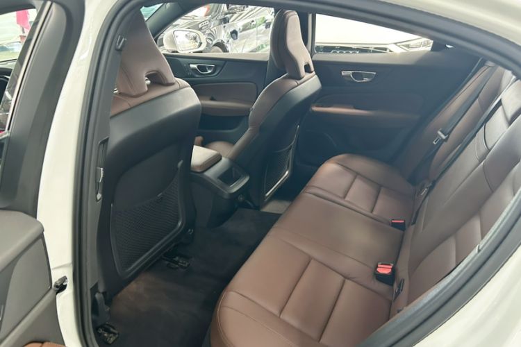 Used Volvo S60 2021 T4 Zhiyuan Luxury Edition
