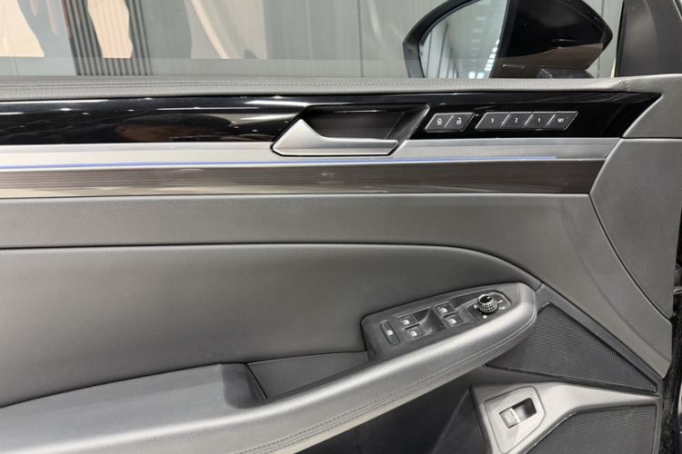 Used Volkswagen Phideon 2018 Revised Version 380TSI Two-Wheel Drive Business Edition
