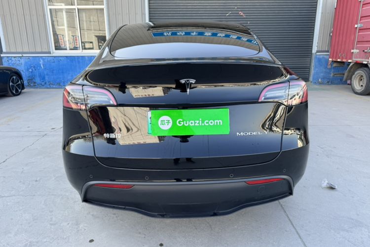 Used Tesla Model Y 2023 Long-Range All-Wheel-Drive Version
