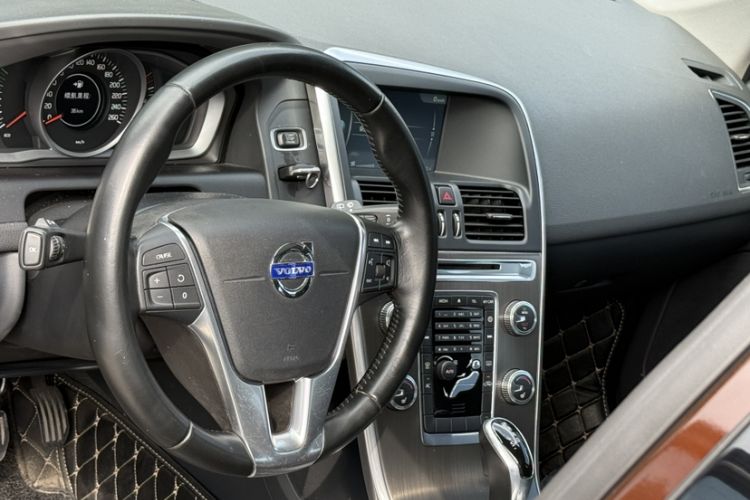 Used Volvo XC60 2014 T5 Zhiyi Edition
