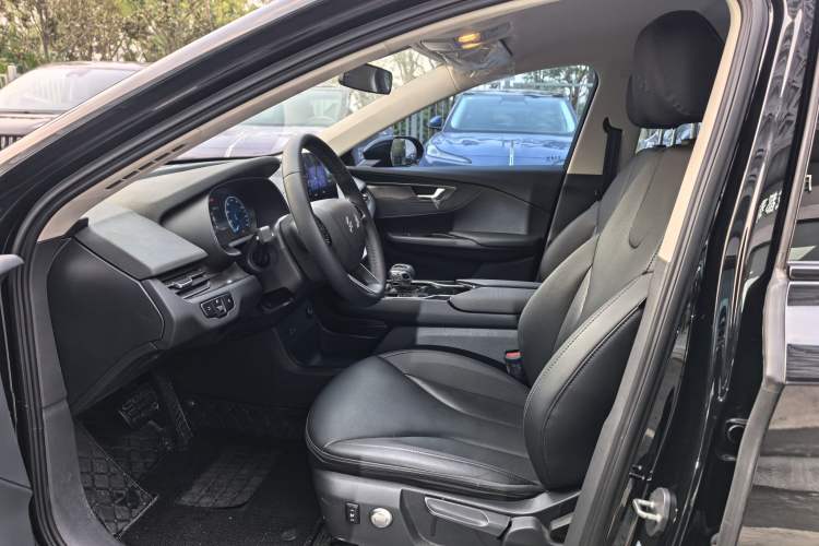 Used Hongqi E-QM5 2023 Revised Version Basic Travel Edition