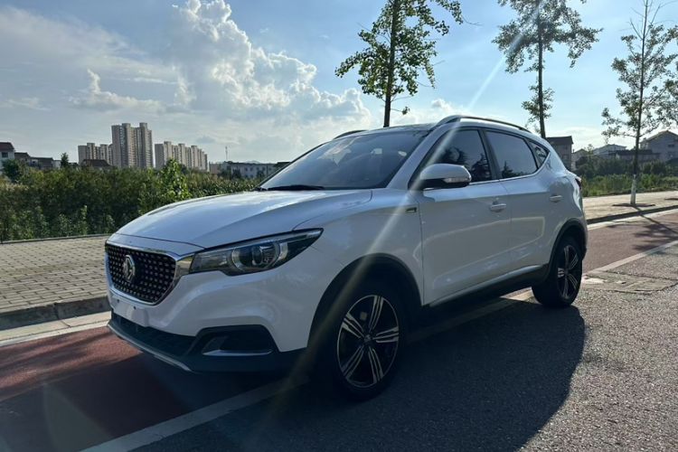 Used MG ZS 2020 Global Bestseller with 1.5L Engine Manual Transmission and a Massive 65-Inch Panoramic Sunroof Version
