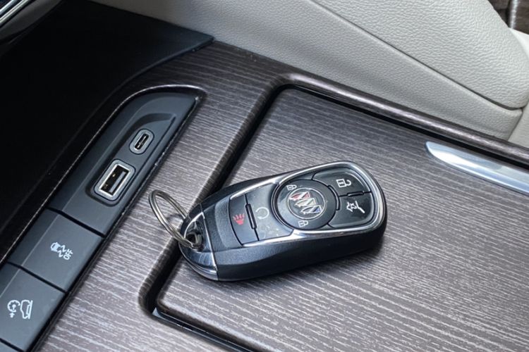 Used Buick Enclave 2022 652T 4x4 Avenir 6-Seater
