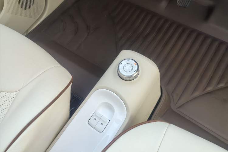 Used Wuling Hongguang MINIEV 2024 3rd Generation 215km Advanced Version
