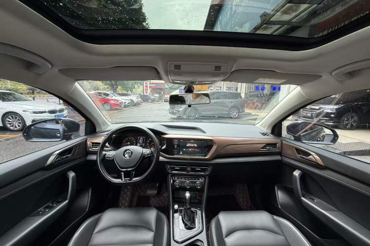 Used Volkswagen Tharu 2019 280TSI Two-Wheel Drive Luxury Version China VI Standard
