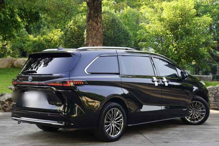 Used Toyota Sienna 2021 2.5L Hybrid Luxury Edition
