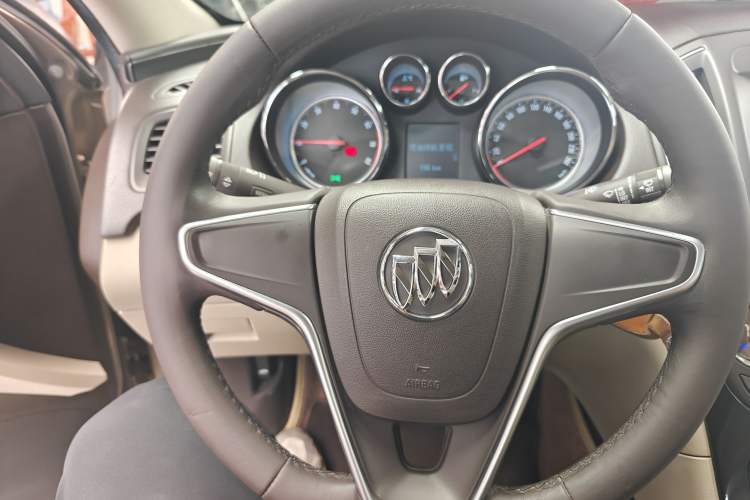 Used Buick Regal 2015 2.0L Leading Fashion Edition
