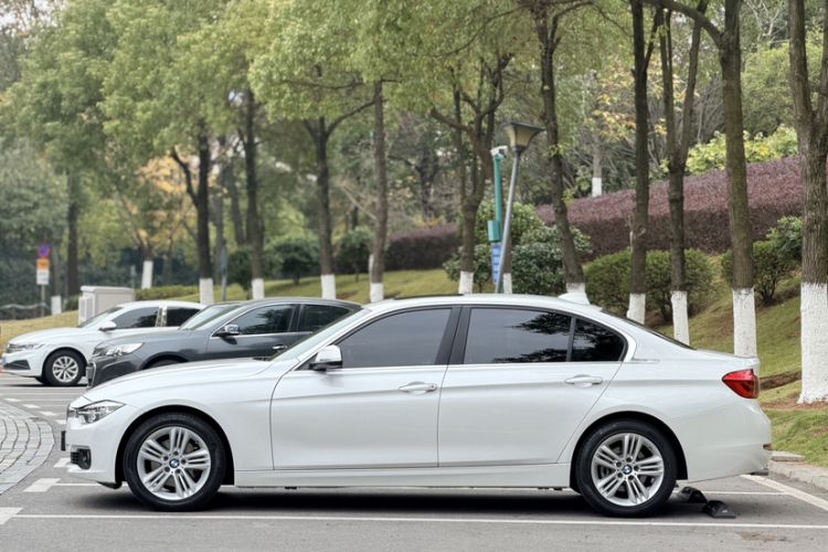 Used BMW 3 Series 2016 320Li Ambition Model
