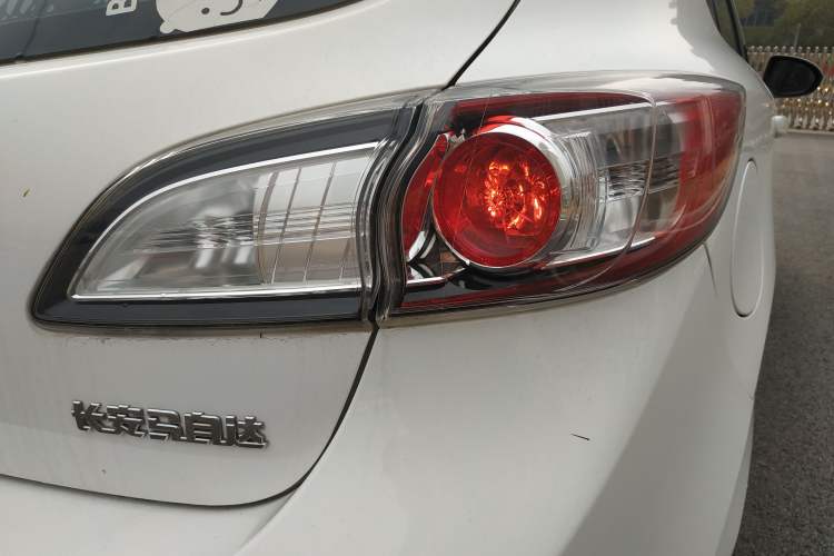 Used Mazda Mazda 3 2015 Hatchback 1.6L Automatic Elite Model
