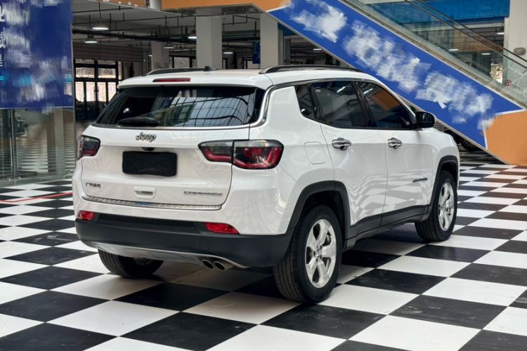 Used  Compass 2020 220T Automatic Leading Edition
