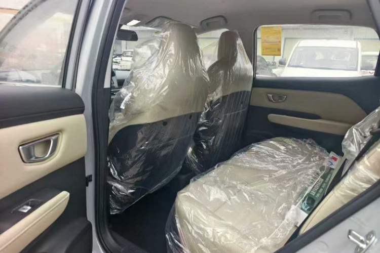 Used Wuling Bingo PLUS 2024 330 km Range Five-Seater Version