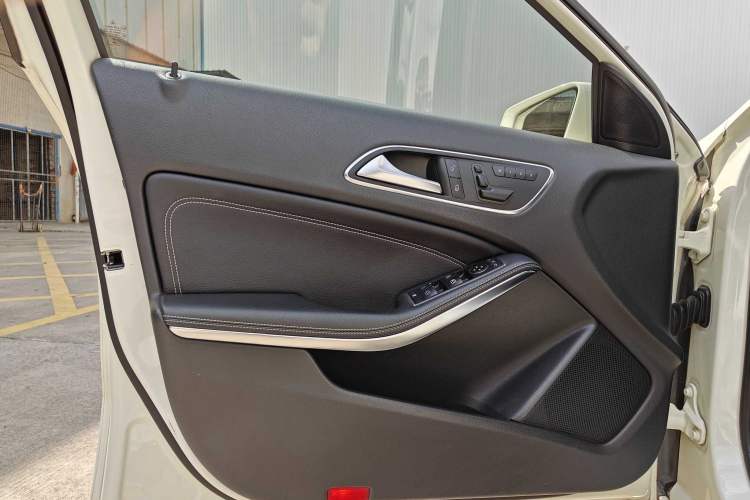 Used Mercedes-Benz A-Class 2015 A 200 Fashion Model
