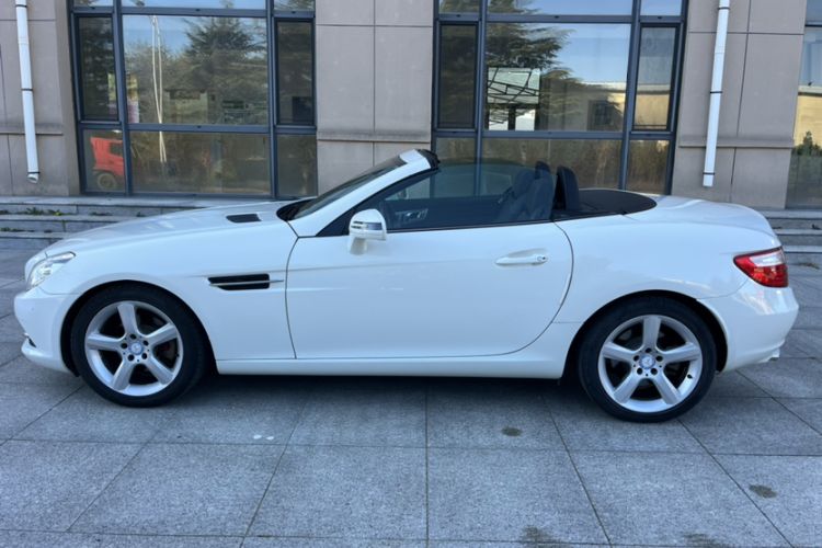 Used Mercedes-Benz SLK-Class 2011 SLK 200 Fashion Model

