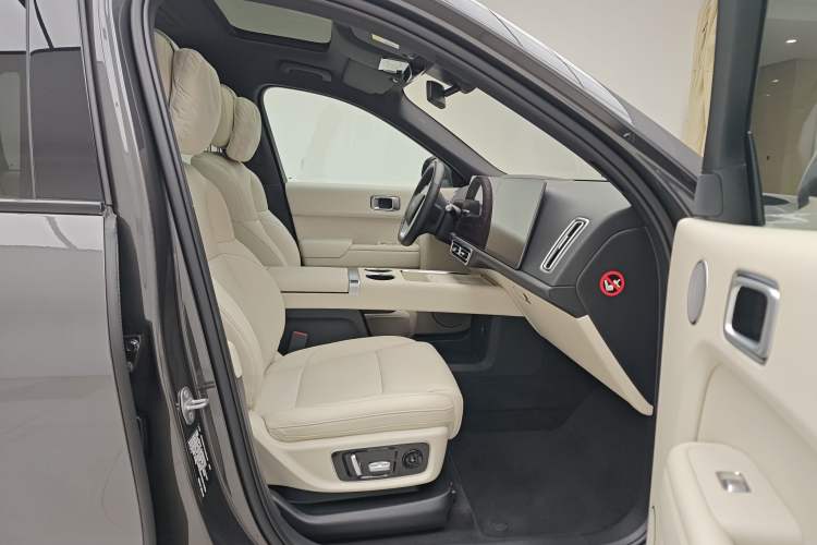 Used Li Auto L9 2022 Max model
