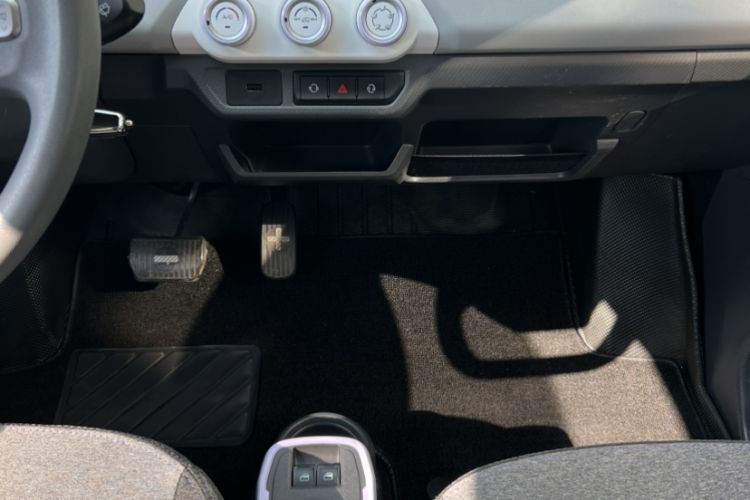 Used Chery QQ Ice Cream 2022 120km Conical Shape Lithium Iron Phosphate