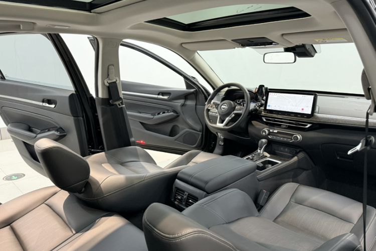 Used Nissan Teana 2024 2.0L SV Black Gold Edition
