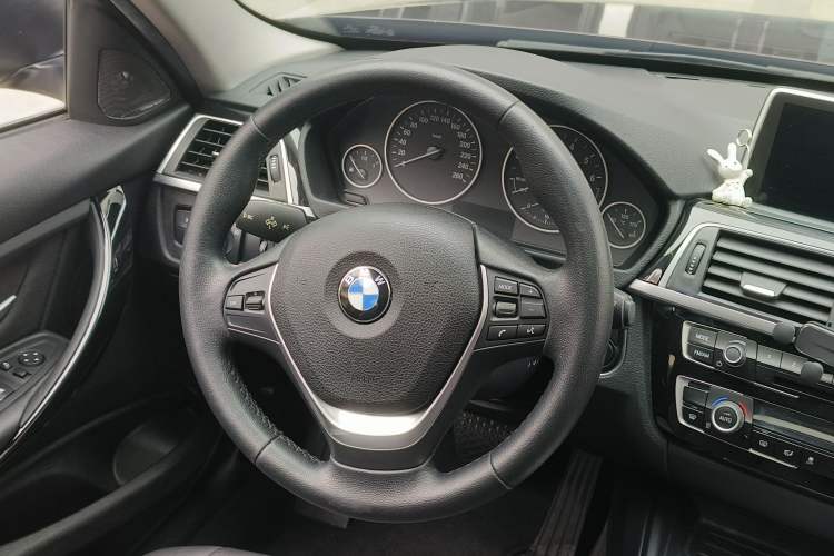 Used BMW 3 Series 2017 320Li Fashion Model
