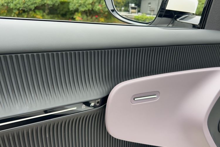 Used  12 2025 Ultra Extended-Range Edition
