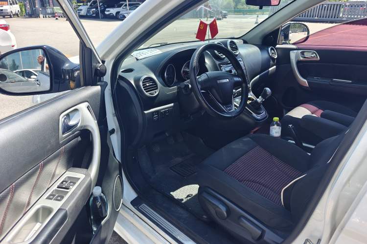 Used Haval H6 2016 Upgraded Model 1.5T Manual Two-Wheel Drive Value Edition
