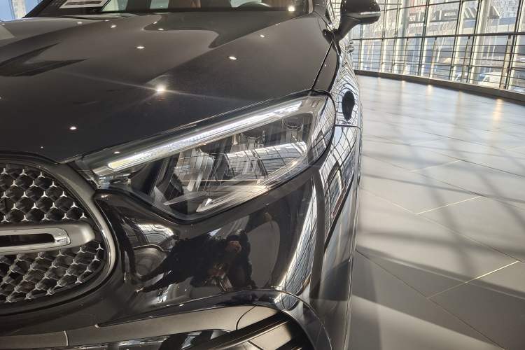 Used Mercedes-Benz GLC 2023 GLC 300 L 4MATIC Dynamic Edition 5-seater
