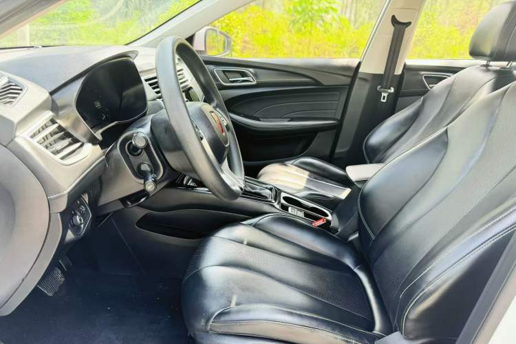 Used Roewe i5 2020 1.5L Automatic 4G Connect Luxury Flagship Edition
