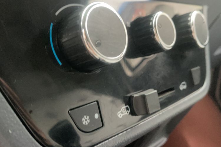 Used Jinbei Hiace X30 2021 1.5L Standard Version Central Air Conditioning EPS Edition Van China VI Emission Standard SWC15M
