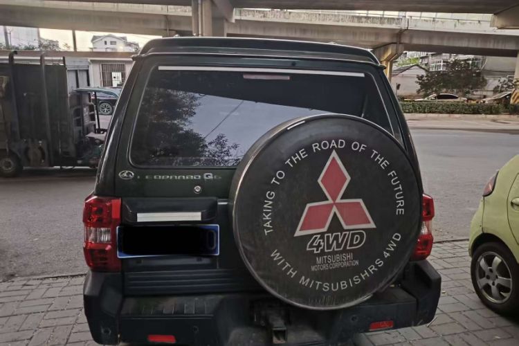 Used Leopaard Q6 2014 2.4L Two-Wheel Drive Version
