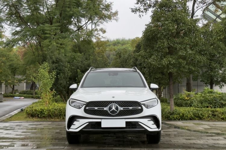 Used Mercedes-Benz GLC 2023 Facelift GLC 260 L 4MATIC Dynamic Version 5 Seats
