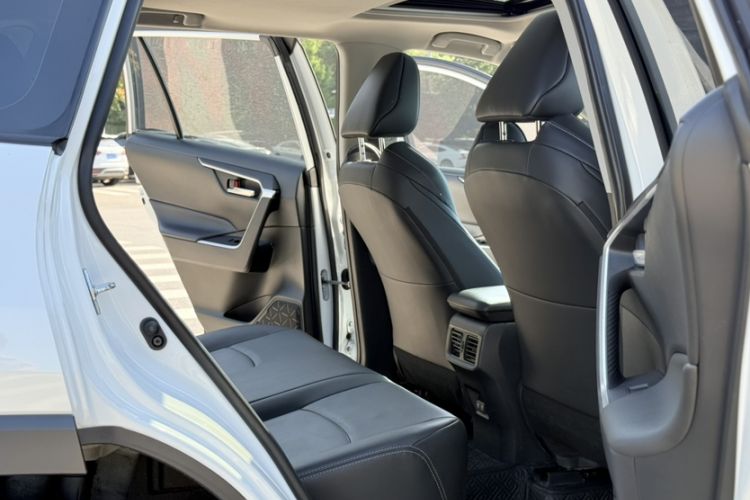 Used Toyota Wildlander 2020 2.0L CVT Two-Wheel Drive Luxury Edition
