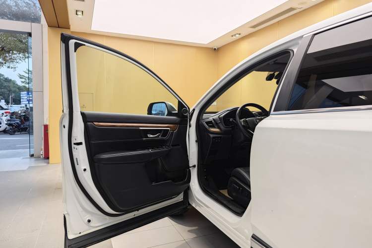 Used Honda CR-V 2021 240TURBO CVT 2WD Fashion Edition
