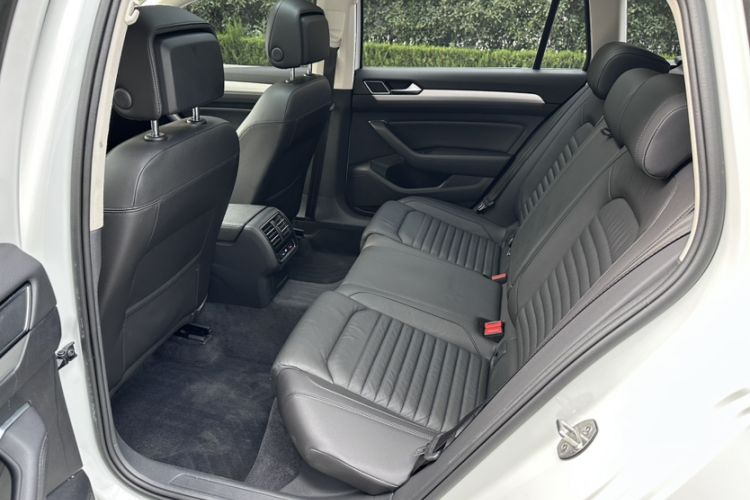 Used Volkswagen Variant 2018 380TSI Two-Wheel Drive Comfort Edition
