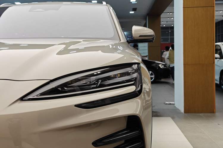 Used BYD Song PLUS New Energy 2023 Champion Edition EV 520KM Flagship Model
