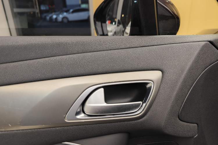 Used  5LS 2016 1.6T Luxury Edition THP160
