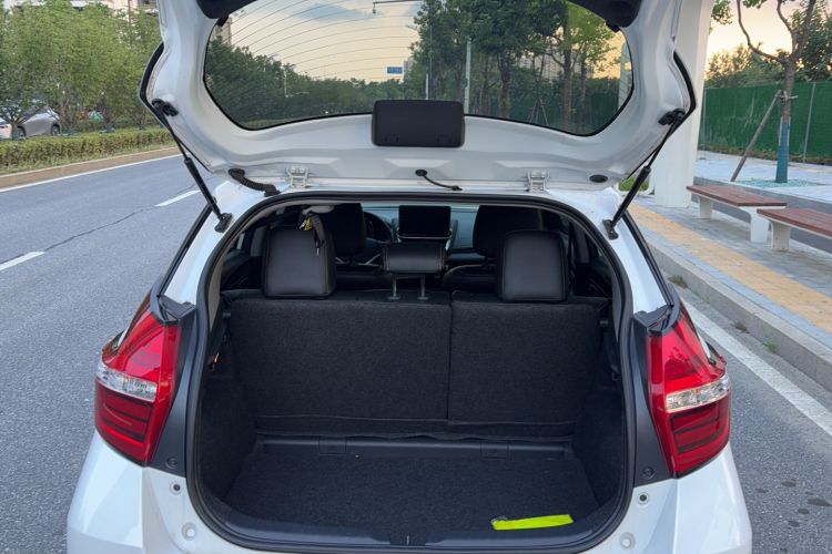 Used Toyota YARiS L 2022 1.5L CVT Leading PLUS Edition
