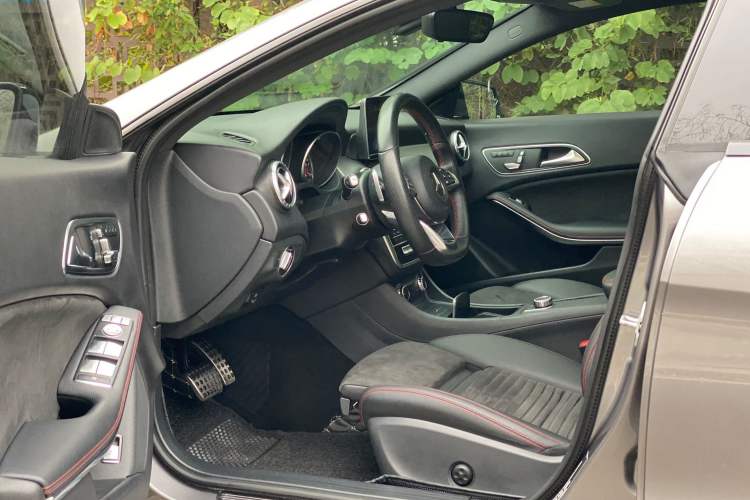 Used Mercedes-Benz CLA 2017 Refreshed CLA 220 4MATIC
