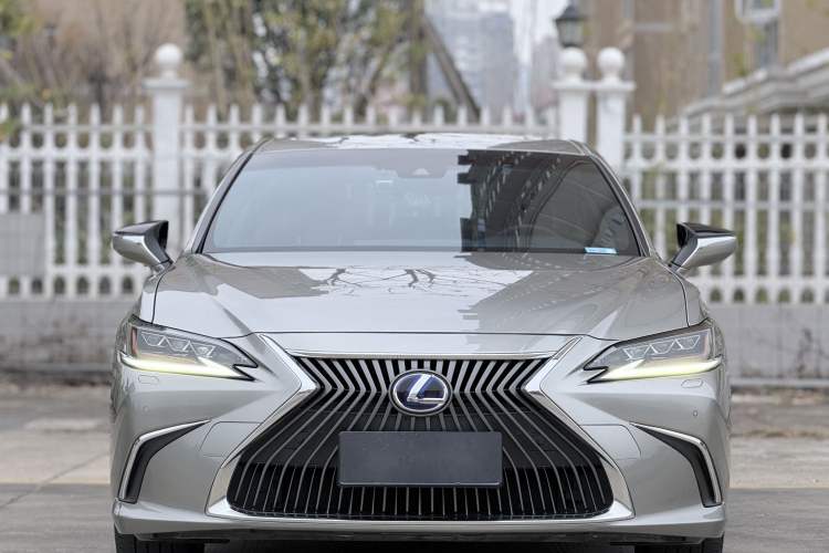 Used Lexus ES 2020 300h Premium Edition
