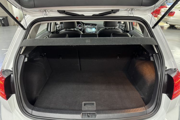 Used Volkswagen Golf 2016 230TSI Automatic Luxury Version
