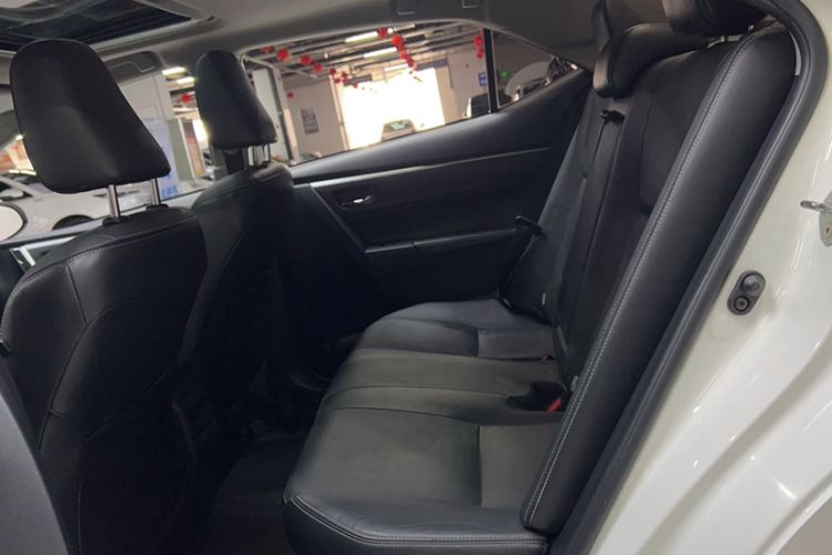 Used Toyota Corolla 2016 Dual-Engine 1.8L E-CVT Elite Edition
