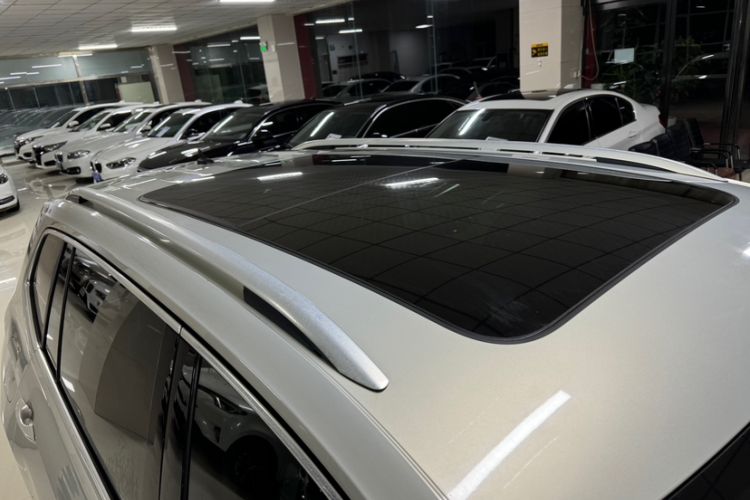 Used Volkswagen Tiguan L 2017 330TSI Automatic Two-Wheel Drive Luxury Edition