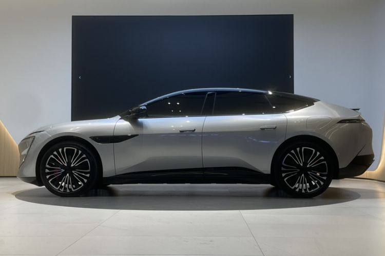 Used  12 2025 Ultra Extended-Range Edition